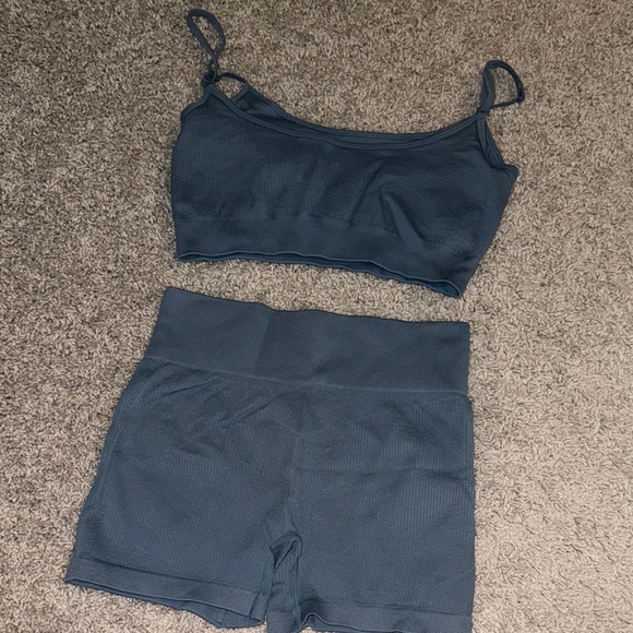 Amazon Blue Ribbed Two-Piece Set - Picture 3 of 3